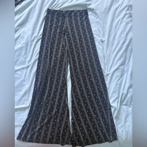 Black Printed Wide-Leg Lounge Pants | Size Small